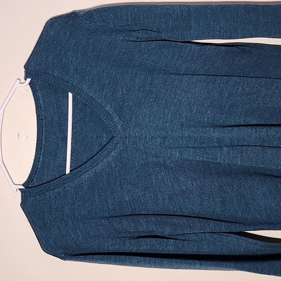 Banana Republic Teal Wool V-Neck Sweater Womens Medium. - Picture 2 of 8